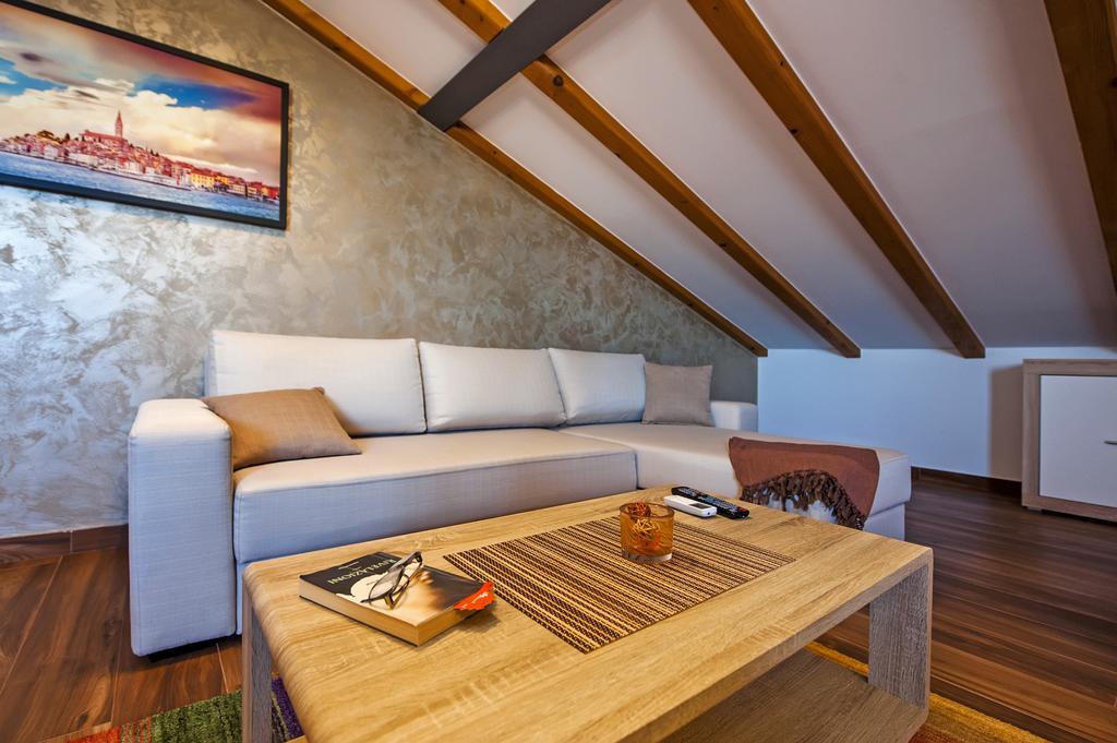 Apartment The Loft Ровинь Экстерьер фото
