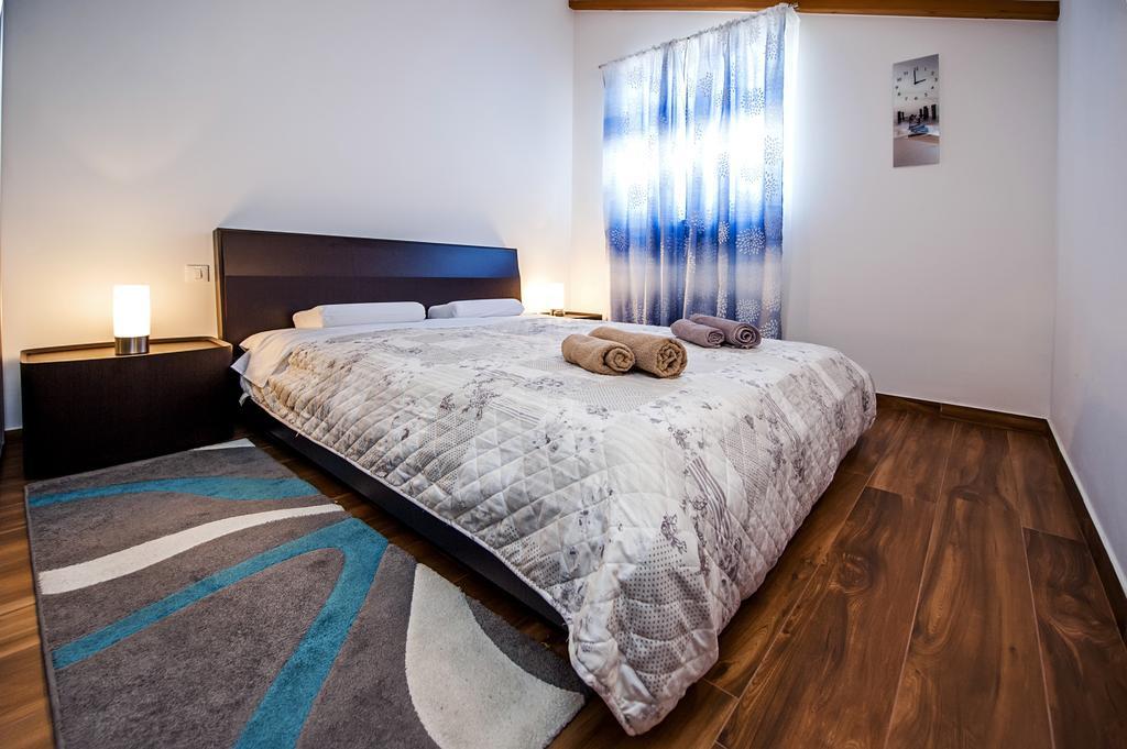 Apartment The Loft Ровинь Экстерьер фото